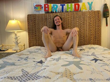 Fallencirca naked actress photos