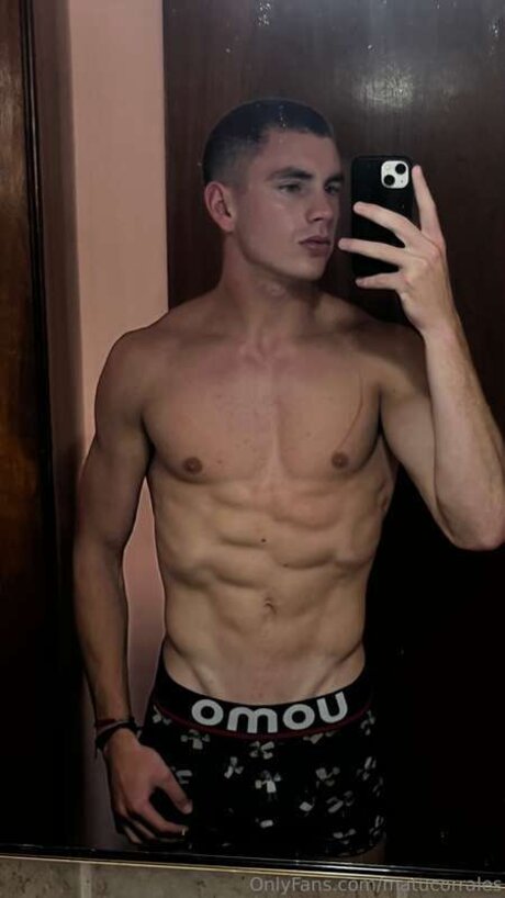 Matucorrales nude model image