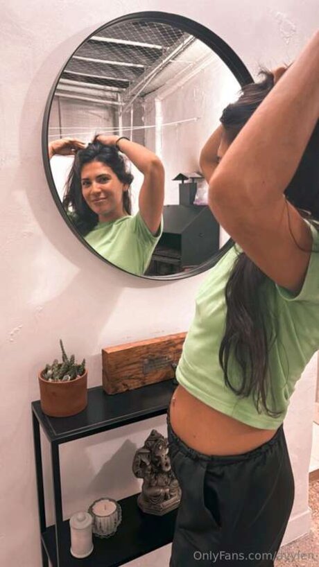 Ayylen beautiful model photos