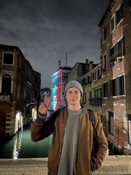 Dikydick porn star galleries