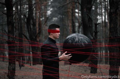 Dikydick naked pornstar picture