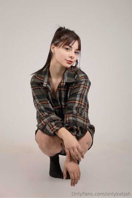 Juliamlxx pretty pornstar archive