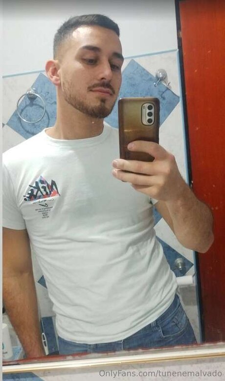 Tunenemalvado model beautiful photos