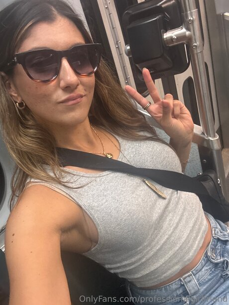 Professionalgirlfriend xxx model picture