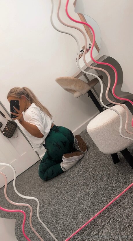 Shannloveex pornographic model photos