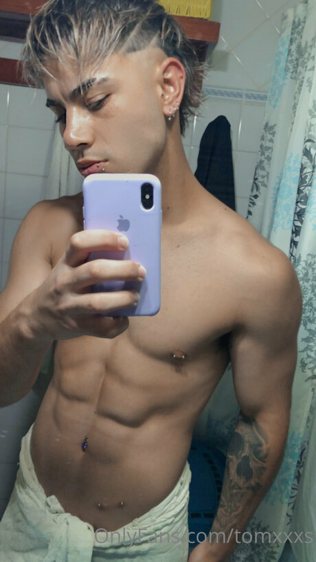 Tomxxxs beautiful model photos