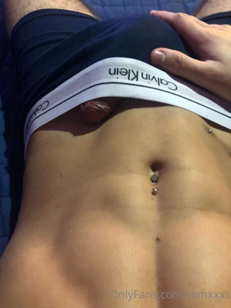 Tomxxxs nudes model img