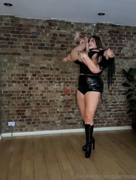 Giantessa best pornstar images