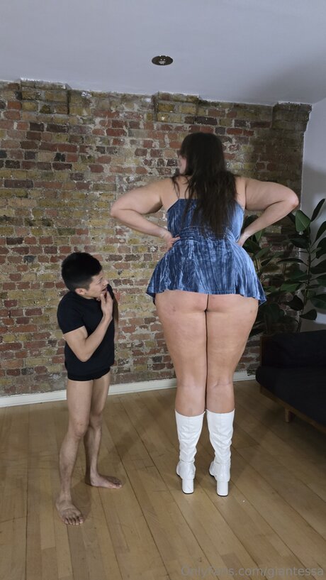 Giantessa star hd picture