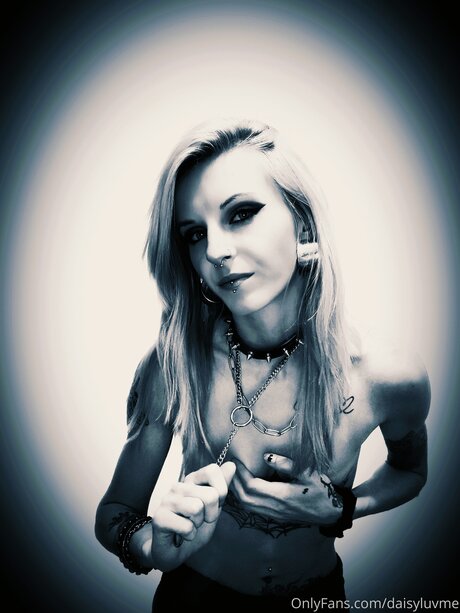 Daisyluvme adult model images