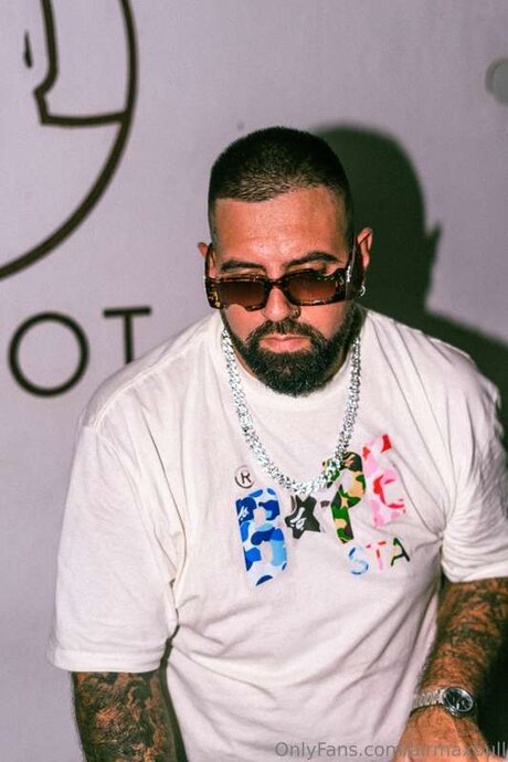 Airmaxbull star sexy pictures