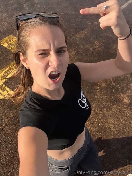 Kittyliz20 nude actress img