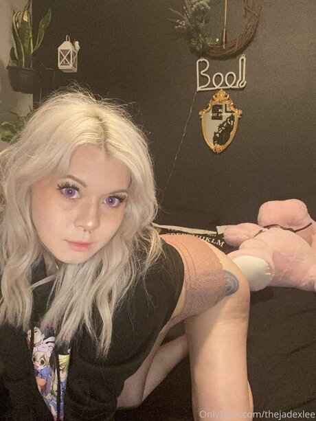 Thejadexlee model art pic