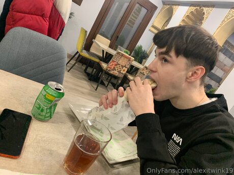 Alexitwink19 pornstar naked pics