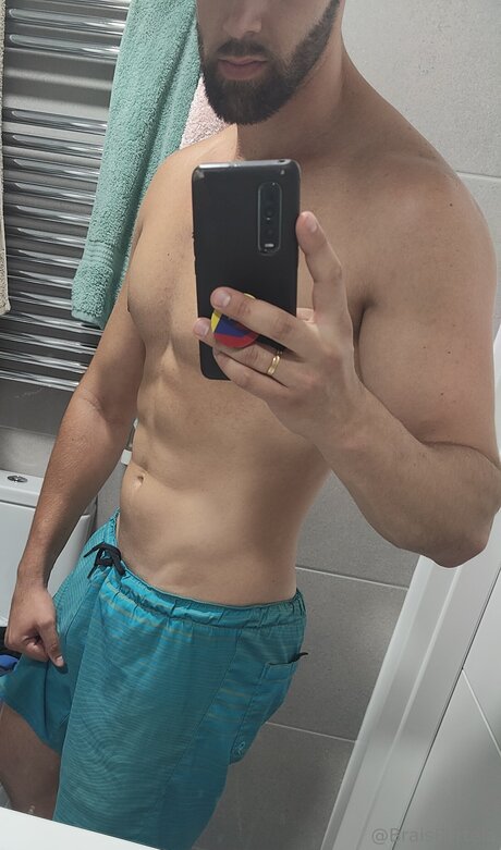 Braisportelam naked model photo