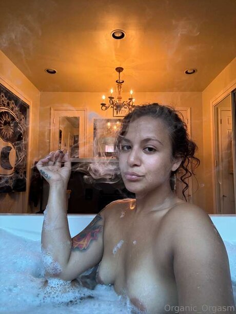 Organic Orgasm model top pictures