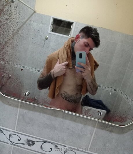 Partyboy069 nude pornstar picture