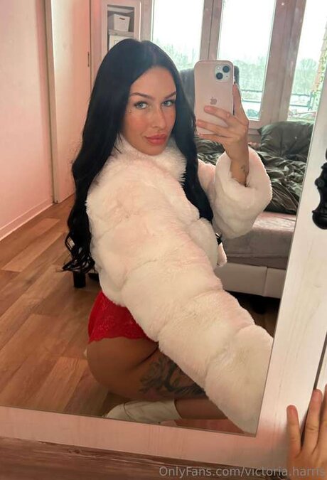 Victoriaharris1 naked pornstar photo