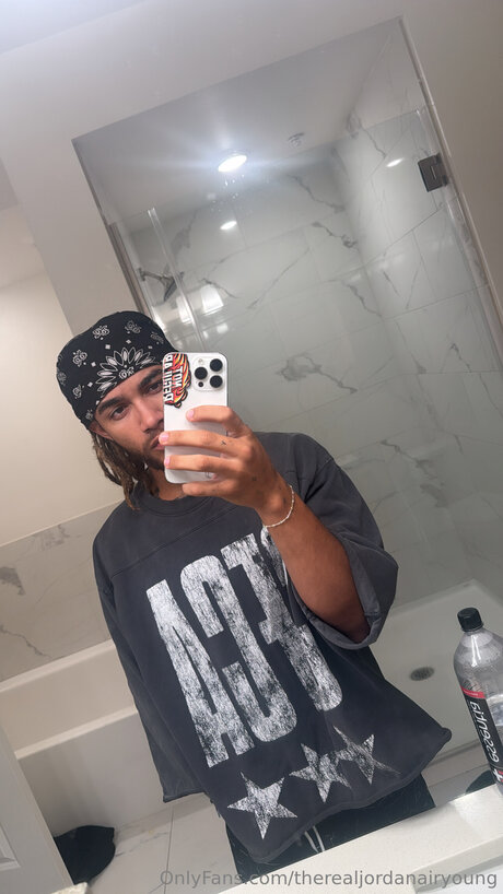 Therealjordanairyoung star naked photos
