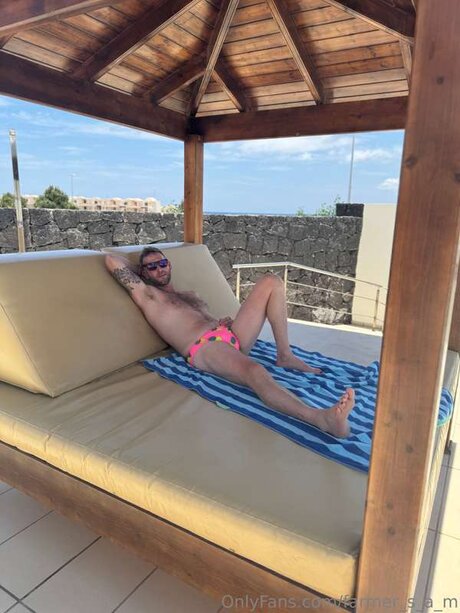 Farmer S A M exclusive star photos