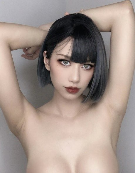 EarniesHime model hot picture