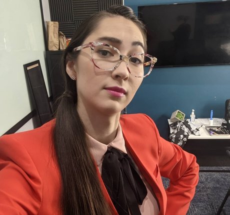 Ovilee May pretty pornstar picture