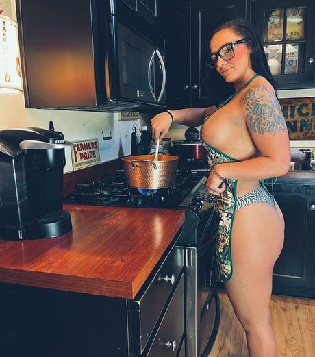 Country Rae art actress picture