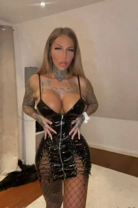 schwarzemamba89 nudes star galleries