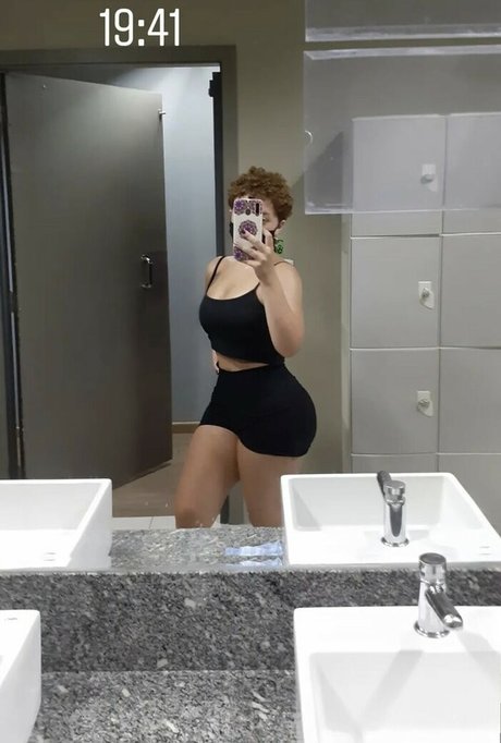 blonde milf onlyfans exclusive photos