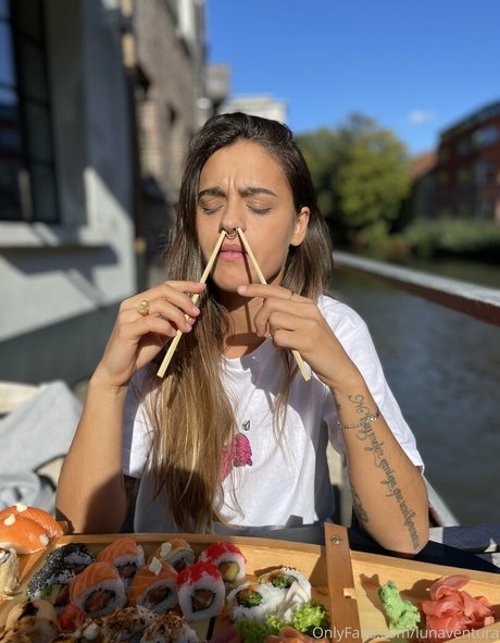 Luna Ventura nude model photo