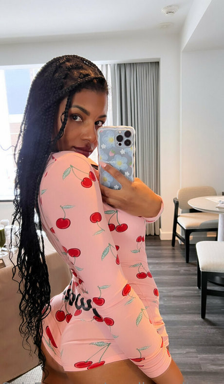 carolinneoliveirafree pornstar exclusive photos