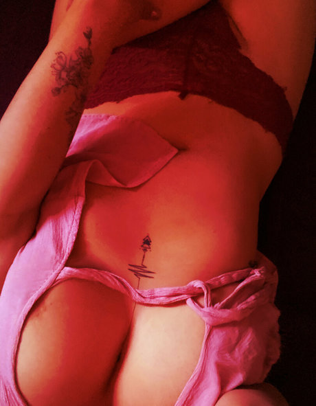 hooters onlyfans art porn archive