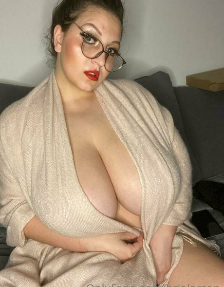 asian brunette onlyfans sexy pics