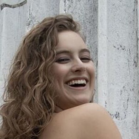 Laila Wolf free pornstar pic