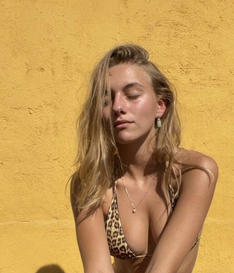 Ella Kernkamp star top galleries