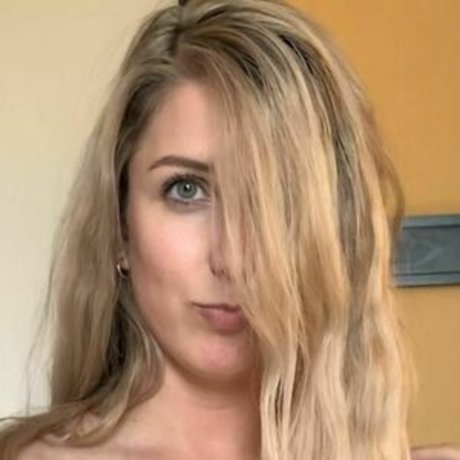 Public Cumwalk hot pornstar picture