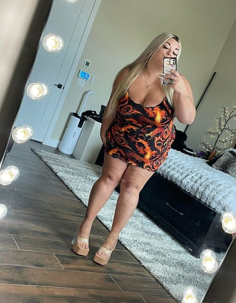 candishea model erotic archive