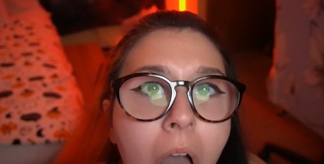 Emilyuwo nudes actress images