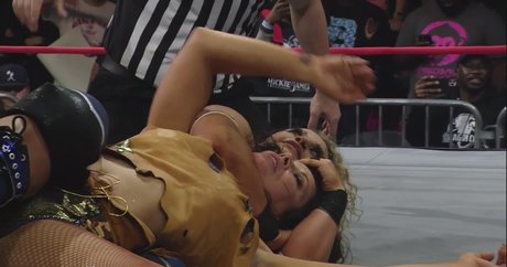 Mickie James Profile photo