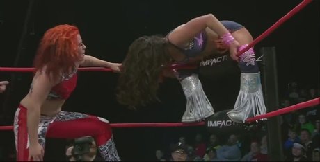 Mickie James star high quality img