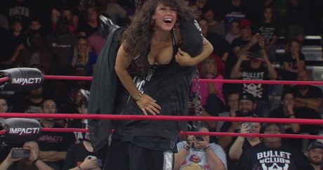 Mickie James art star img