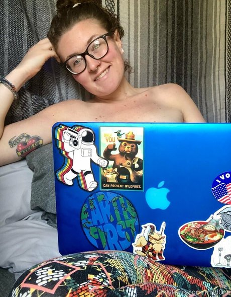 mild0ne pornstar beautiful img