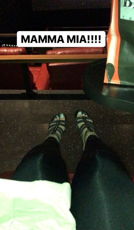 Allison Raskin pornographic model img