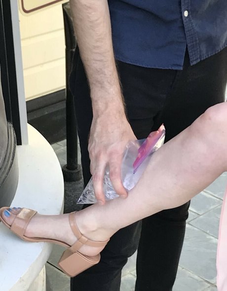 Allison Raskin model hot gallery