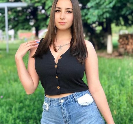 tegzza____valerika nude actress image