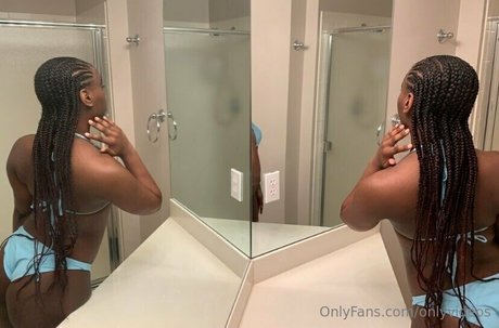 trans xxx onlyfans art nude photo