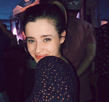 Holly Earl free pornstar archive