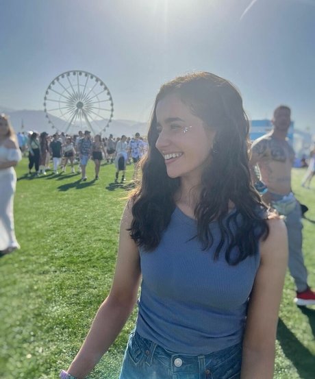 Holly Earl star porn picture