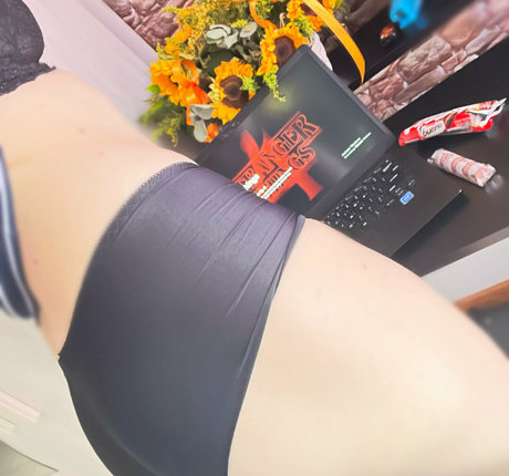 Ascolu NFT beautiful model pictures