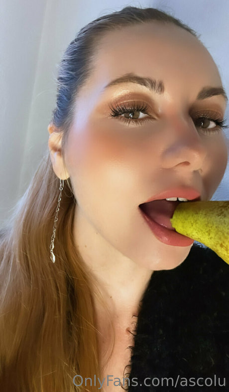 Ascolu NFT art actress img